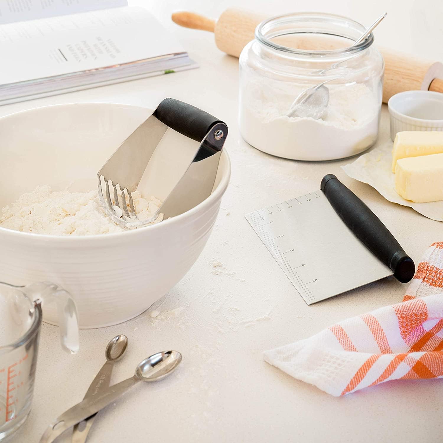What Is a Pastry Blender?