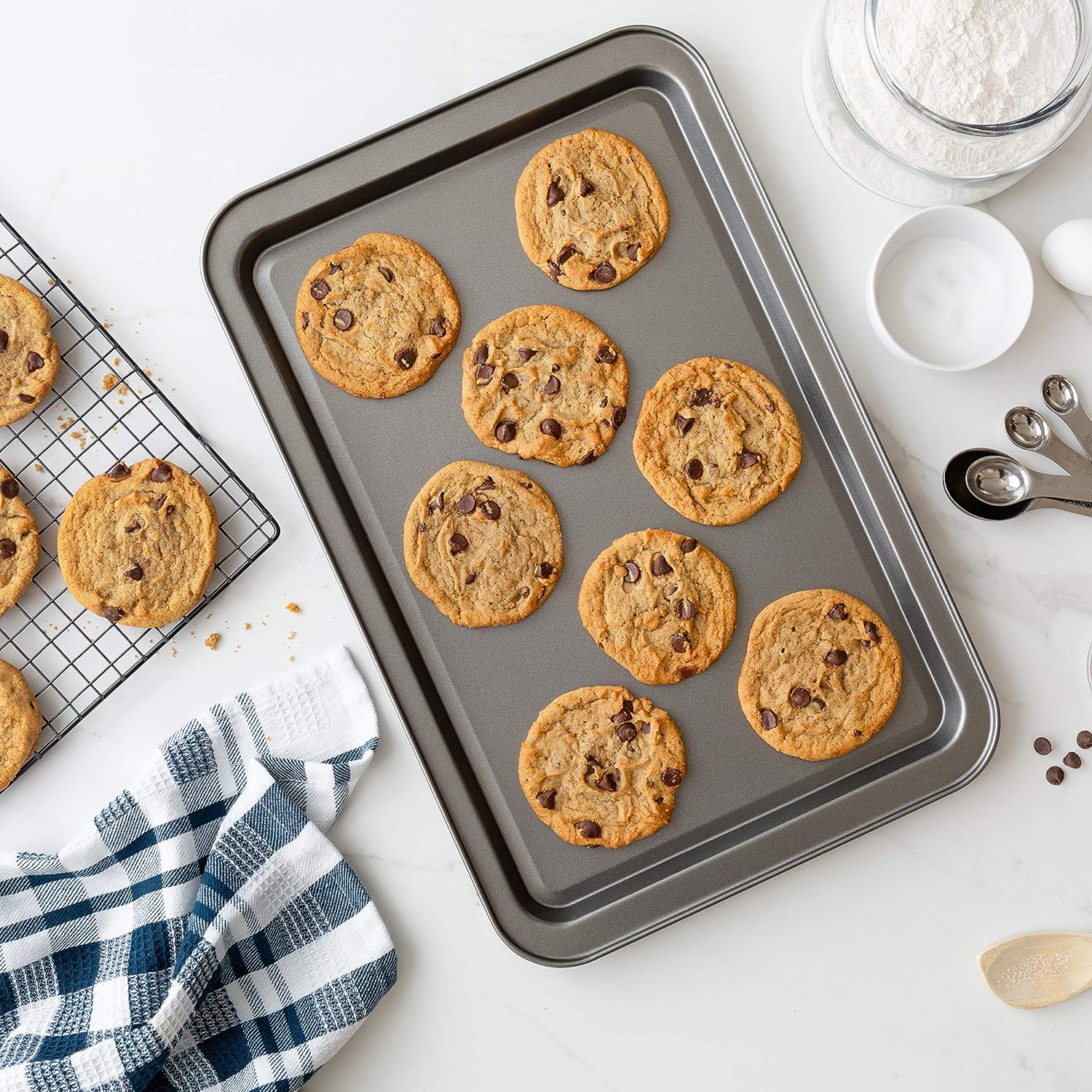 Taste of Home 18x13-Inch Baking Sheet with 17.5x12.5-Inch Non-Stick Cooling Rack