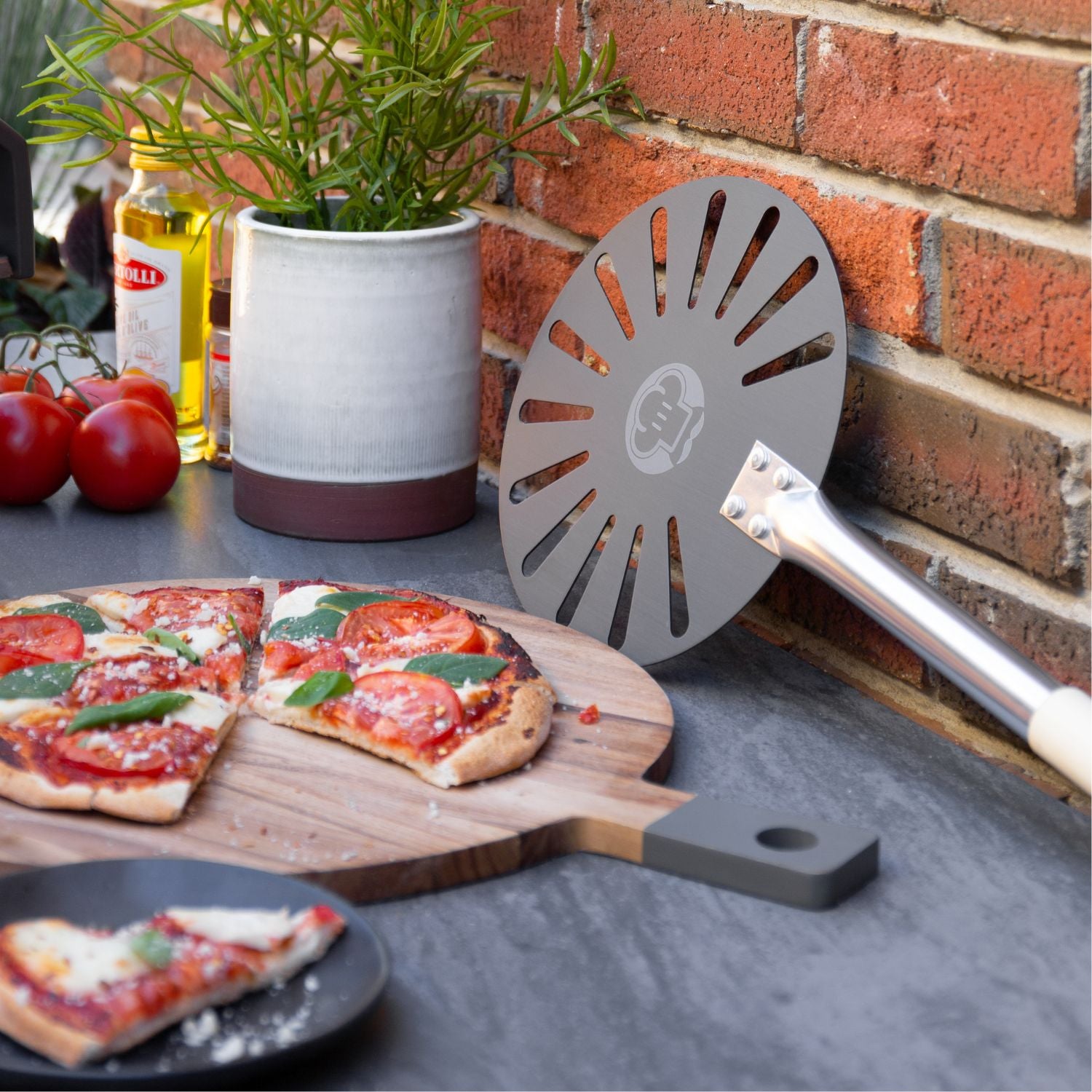 Honsdom Pizza Turning Peel, 8-inch Pizza Turner Spinner, Perforated  Aluminum Pizza Peel Long Handle, Pizza Oven Accessories