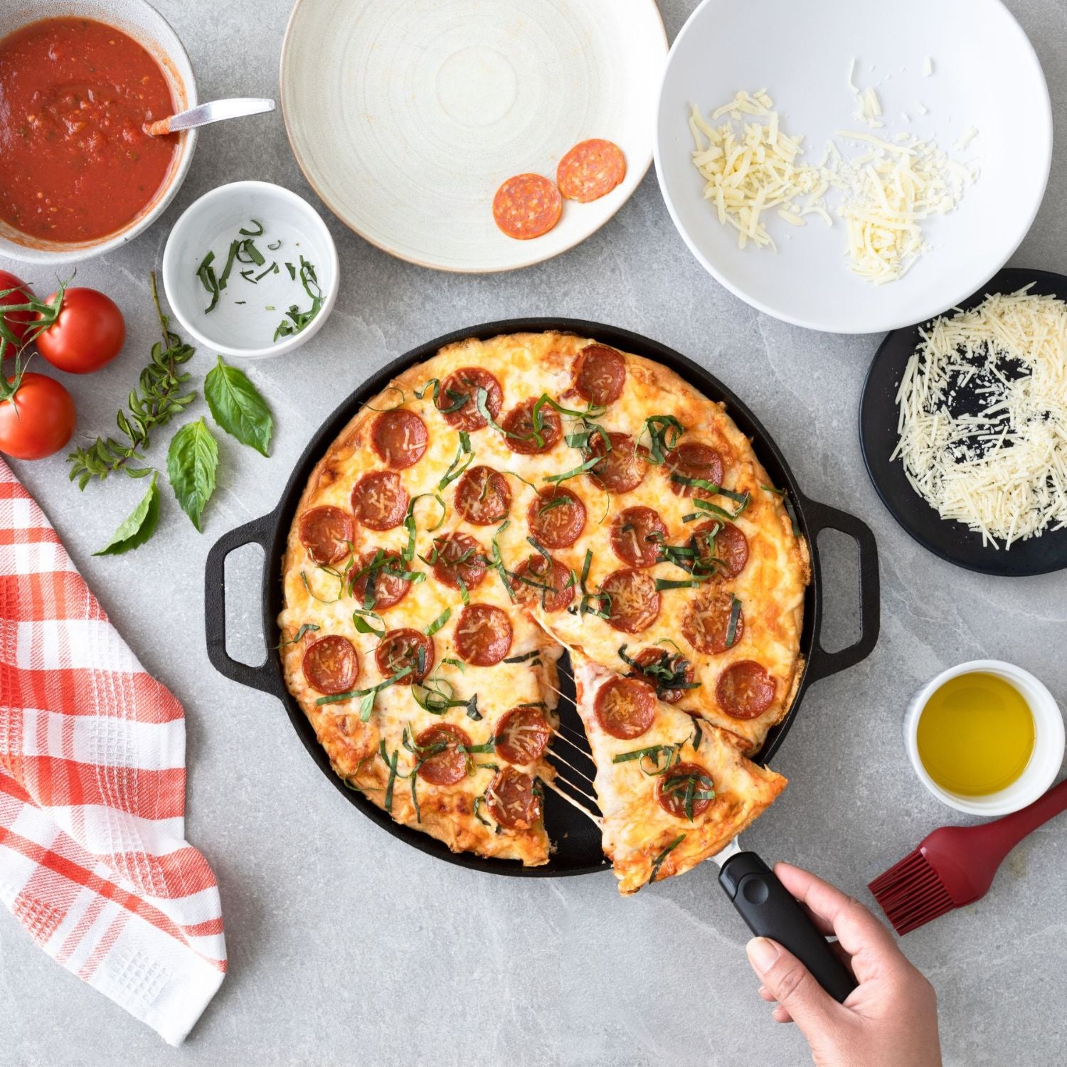 Cast Iron Pizza Pan, 12 Inch Pre-Seasoned Skillet, with Handles – Chef  Pomodoro